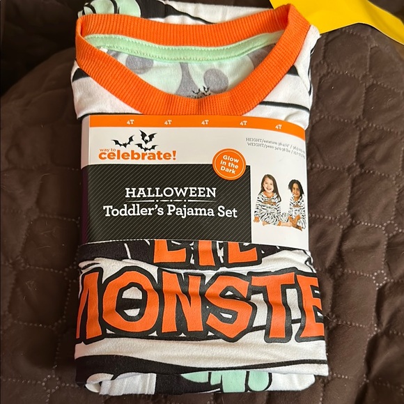 Way to Celebrate! Toddler Halloween Pajama Sets - Picture 1 of 1